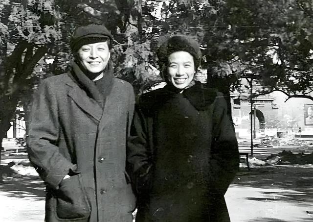 她是烈士的女儿，丈夫去世后，她嫁给大名鼎鼎的姐夫金山
