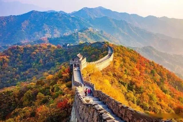 今天进山赏景，秋天的山色太美了，简直是摄影家的天堂