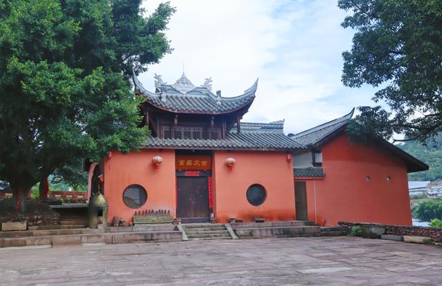 宝藏春城，冬季旅居圣地，物价低风景好，动车直达，比大理暖和