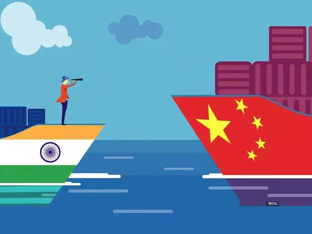 握着王毅外长的手，莫迪一句话令人意外，中印48小时谈成20件大事