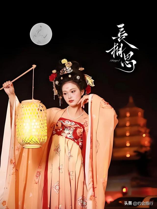 凤凰古城一大爷怒砸反光板：当景区旅拍占了风景，究竟谁来管？