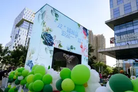 “龙”重登场 焕然一“芯”！1818街区用爱心凝民心图片