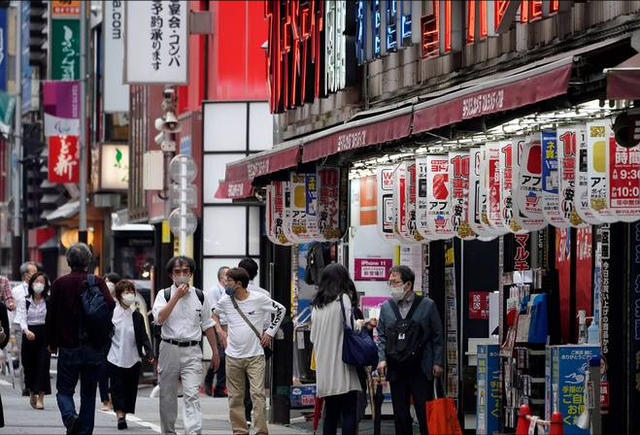 46条航线全部停飞！44万人退票，高市早苗一句话让日本损失千亿