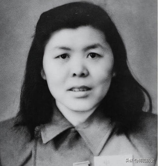 79岁的杨得志上将，迎娶小24岁的娇妻，新婚夜新娘子难以入睡