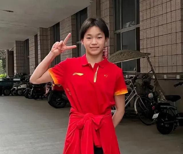 全红婵家房子，因为邻居家的树，可能要停工，全爸称要积极沟通