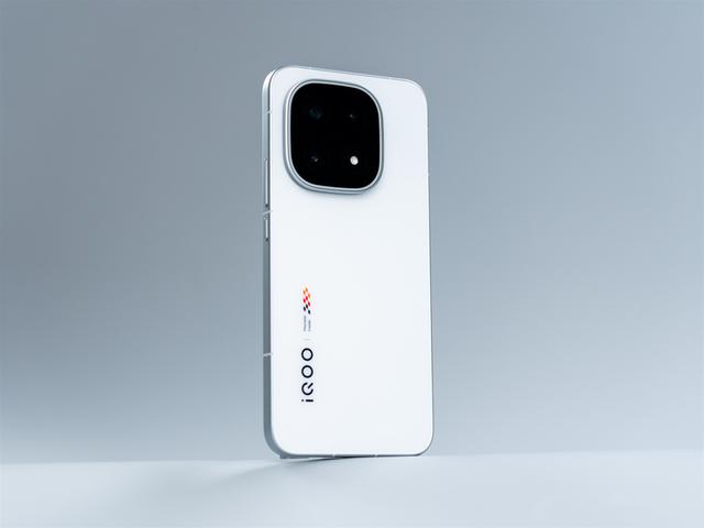 一加15T再次被确认：规格已基本清晰！iQOO 15 mini：待定中！