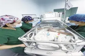 出生胎龄28周+4天、体重1300克48天精心守护“迷你”小天使平安出院图片