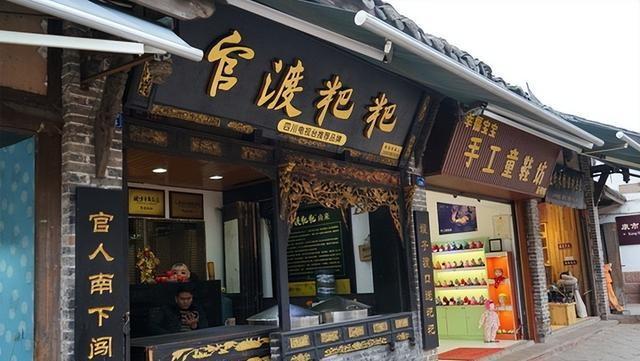 不要预制要现炒，年轻人逃离高端餐饮，吃爆“苍蝇馆子”
