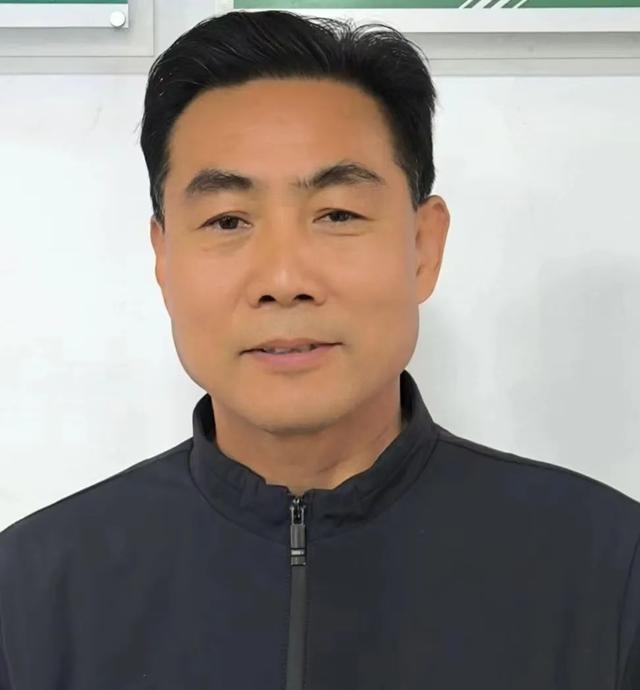 秋雨过后登洛宁全宝山——一路奇遇，终临巅峰!