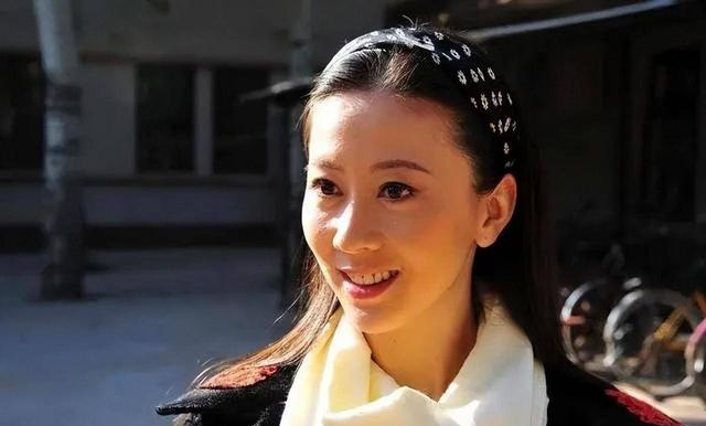 49岁仍单身！曾因“全裸写真”遭全网唾骂，如今她活成了这样！