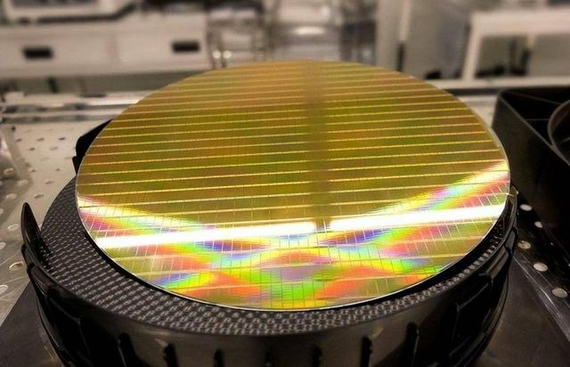 美专家：中国人不可怕	，可怕的是他们买了光刻机，却不用来造芯片