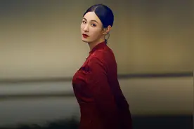 做了10年全职妈妈，她46岁翻红：状态超顶图片