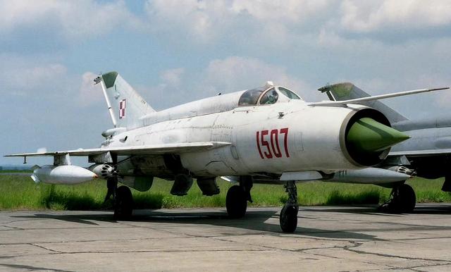 攻不了也守不住？中国空军在西藏上空，被印度空军足足欺负了40年