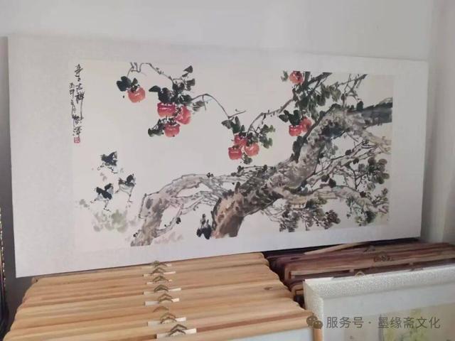 沙发后面挂画如何选择？从空间适配到风格美学的实用指南