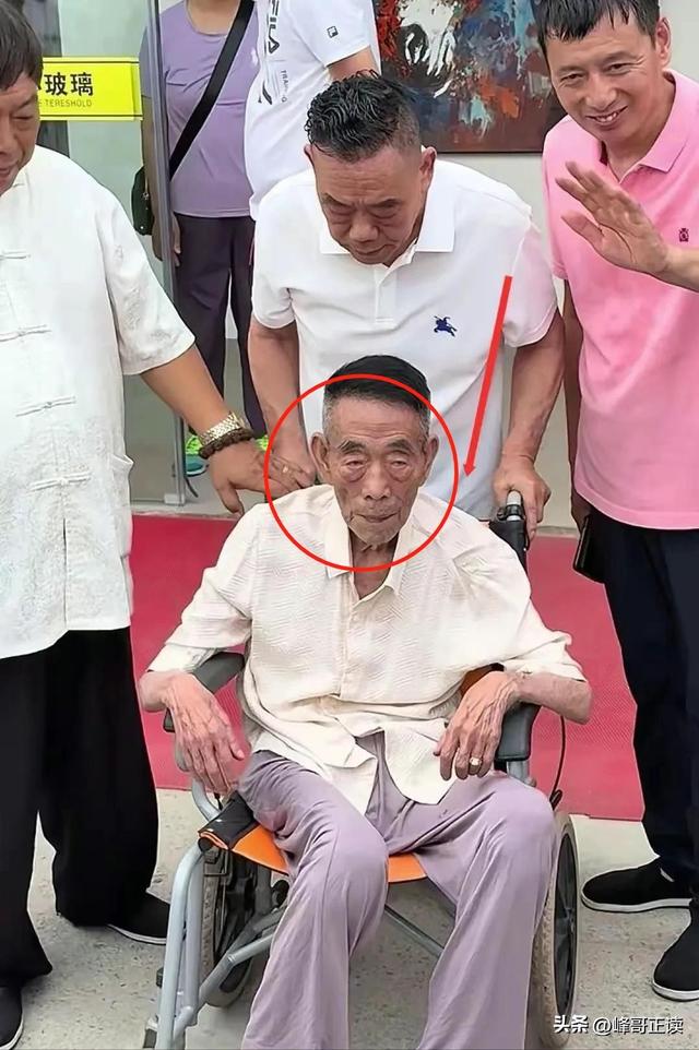 老父亲去世12天，人情世故、江湖地位，在杨家人身上体现淋漓尽致
