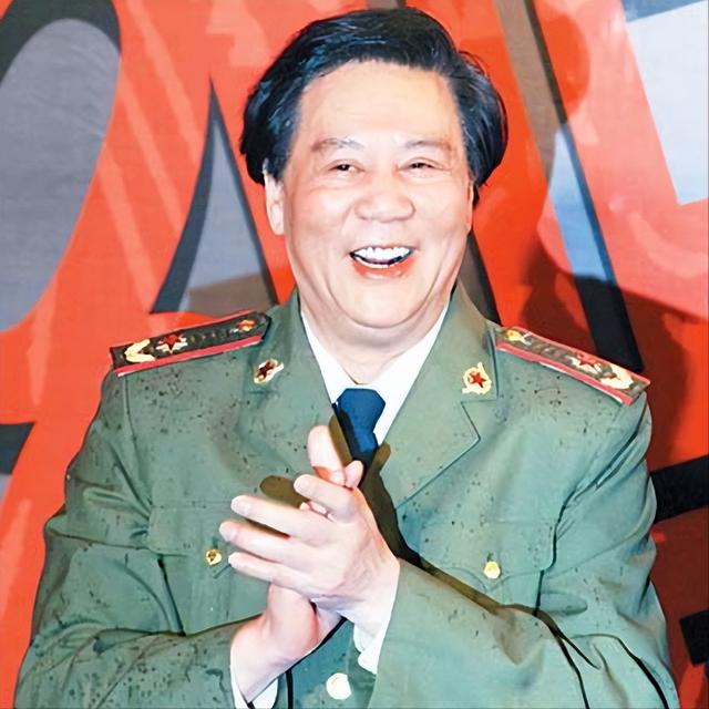 杨尚昆第一次见到古月，不高兴地说：“你一点都不像毛主席”！