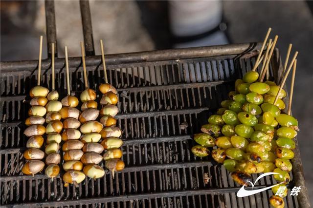 金叶映古驿！妥乐千年诗意，此刻正当赴