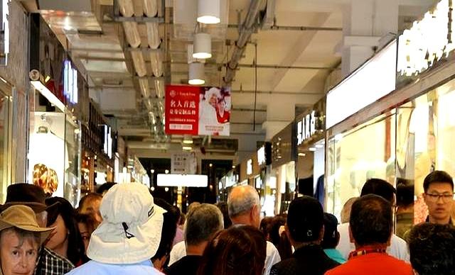 大量日本游客涌入北京，打着旅游幌子不去旅游不吃美食、为啥来？