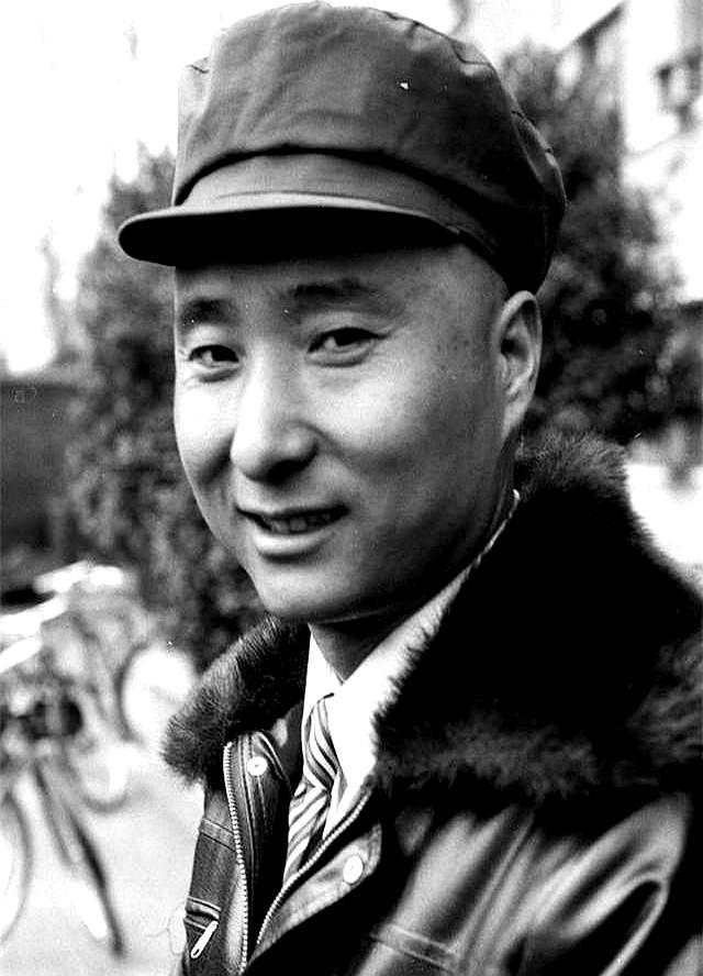 《戏台》逆袭！资方跑路五次、陈佩斯砸1个亿，老搭档救场成黑马