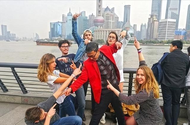 请3休12刷屏！高铁票抢疯了，中秋国庆旅游预订量爆涨超去年