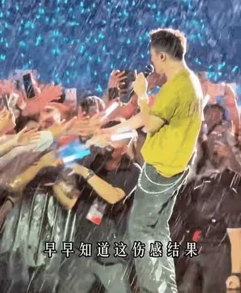 谢霆锋广州演唱会“封神”，张杰、周杰伦估计后槽牙都要咬碎了。