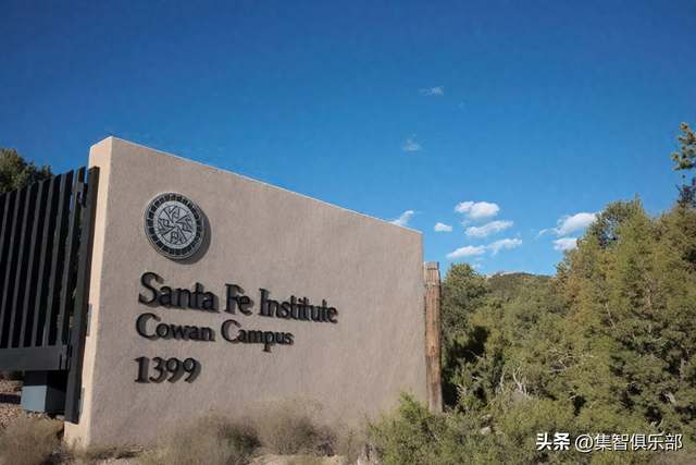 从圣塔菲的云到全民的复杂科学：免费入门课邀你重走探索路