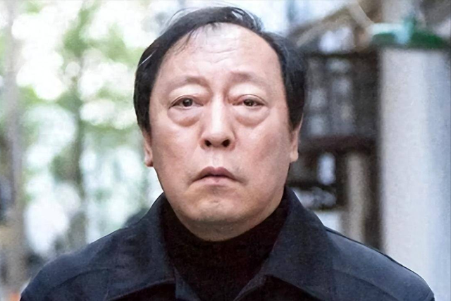 原来她是倪大红的妻子，难怪65岁还在内娱活跃，娶一个贤妻旺三代