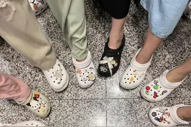 洞洞鞋又丑缺点又多，凭啥让人这么上头？图片