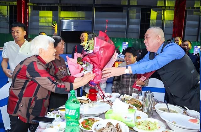 于东来没想到，离过年不到20天	，崔培军因一特殊举动再次口碑暴涨