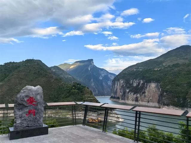 奉节周末顶配两日游攻略：诗城白帝 巅峰三峡 秘境龙桥 一次全收集