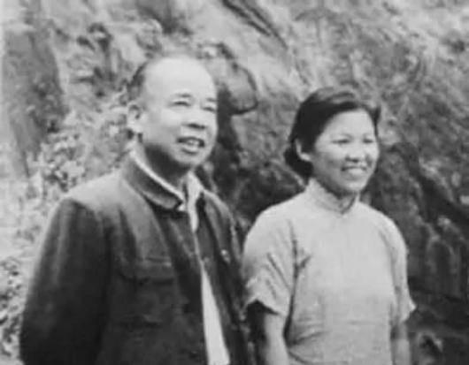 1959年，毛泽东约见贺子珍，闲聊中问起：你这几年生活得怎么