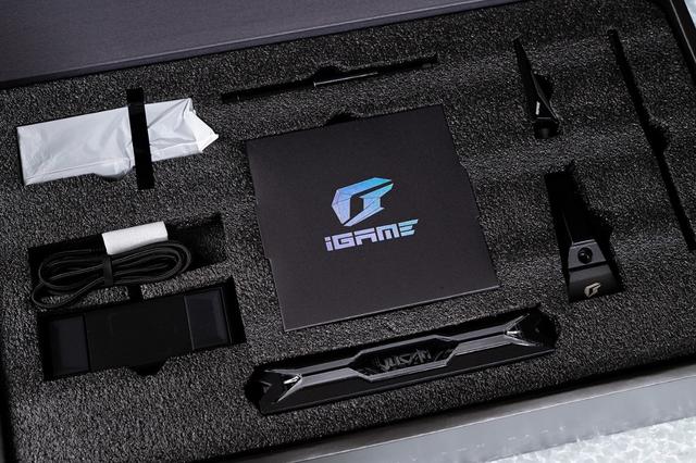 iGame RTX 5090 D v2火神显卡评测：凌厉方正硬汉！性能依旧能打！