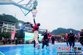 2025年贵州省黔东南第二届姑妈篮球赛：绘就“她体育”新图景图片