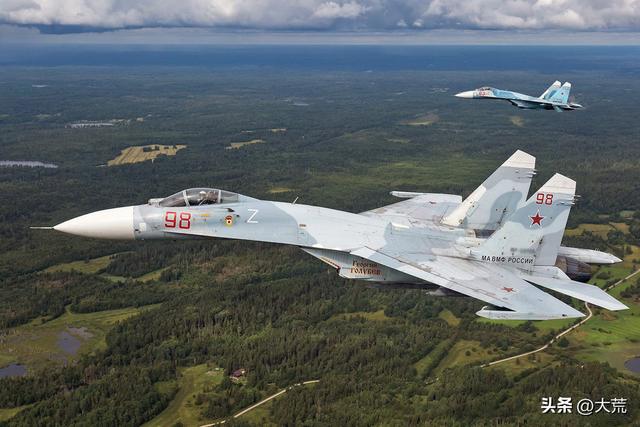 乌克兰摧毁两架俄军苏27战机！一周两袭克里米亚！俄罗斯太拉胯