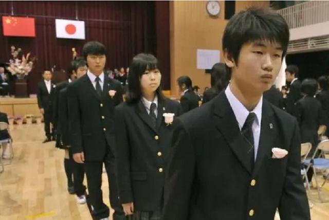 大量日本游客涌入北京，打着旅游幌子不去旅游不吃美食，为啥来？