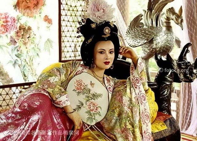 杨玉环陵墓出土，专家打开棺椁后发现，千年前的“传言”或被证实
