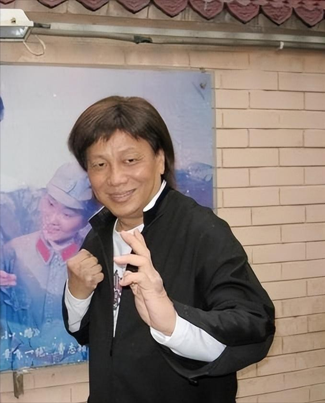 梁小龙去世早有预兆，关门弟子爆料3个“不良爱好”，都是催命符