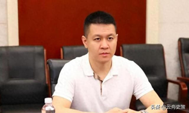 父亲是前外交部部长，妻子是阎维文女儿，他却拒绝父辈光环靠自己