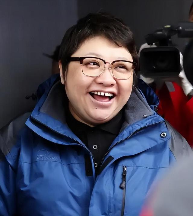 贪污上亿、假慈善？被实名举报的韩红，终于明白她终身不嫁的原因