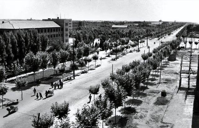 70多年前的大雪天，毛主席为啥决定把河南省会由开封迁至郑州？