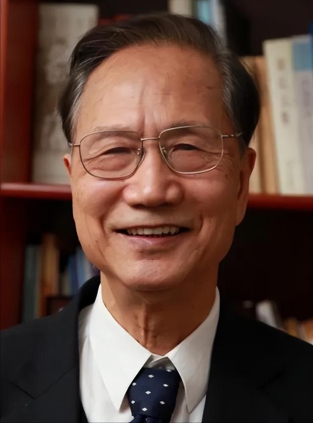 特朗普慌了：签下万亿美元豪赌计划！与此同时中国神秘人物藏不住
