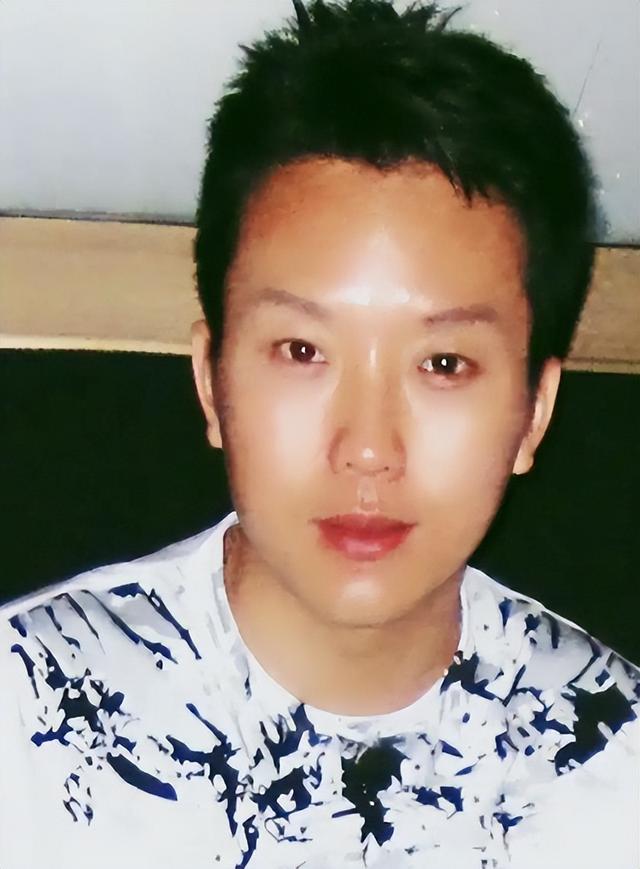 这一次	，47岁的"跳梁小丑"李玉刚，如今已彻底走上了另一条道路