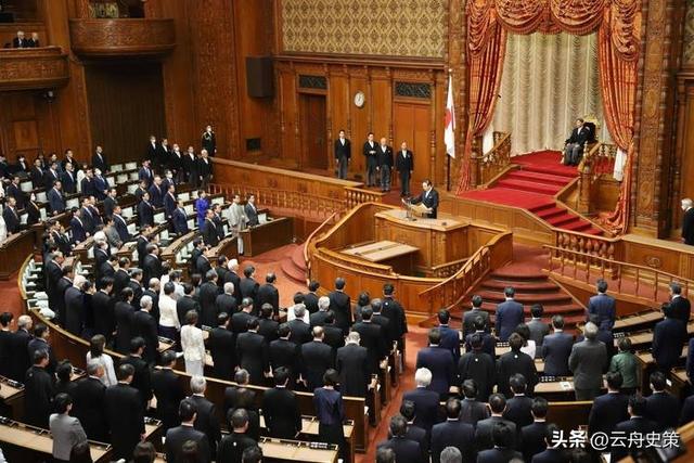 “铁娘子”逼宫高市辞职！日本政坛彻底变天，最迟这个月就倒台？