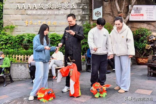 五彩龙岩亮相重庆洪崖洞，“渝见”龙岩“渝悦”之旅~