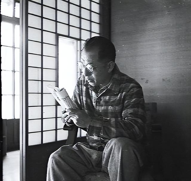 于凤至胸前溃烂赴美求医，一老外抱住她亲了一口说：你终于到了