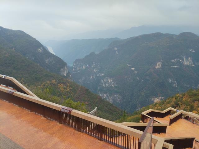 鄂渝行第三天：小红船.瞿塘峡.巫山.神女天路