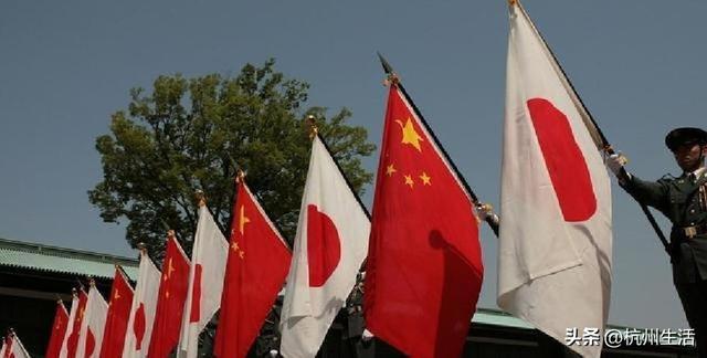 硬扛中方19天，高市终低头！台海议题改口，高市想与华修好