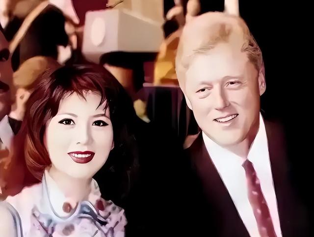 她是中国第一美妇，坐牢、离婚、拍三级片，还因太美被克林顿接见
