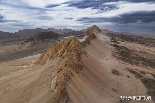 青海海西茫崖黑独山胭脂山有多美