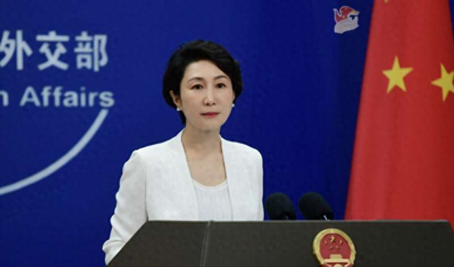 日本要求中国解释双手插兜！中方果断回应：现场大多数是日本媒体